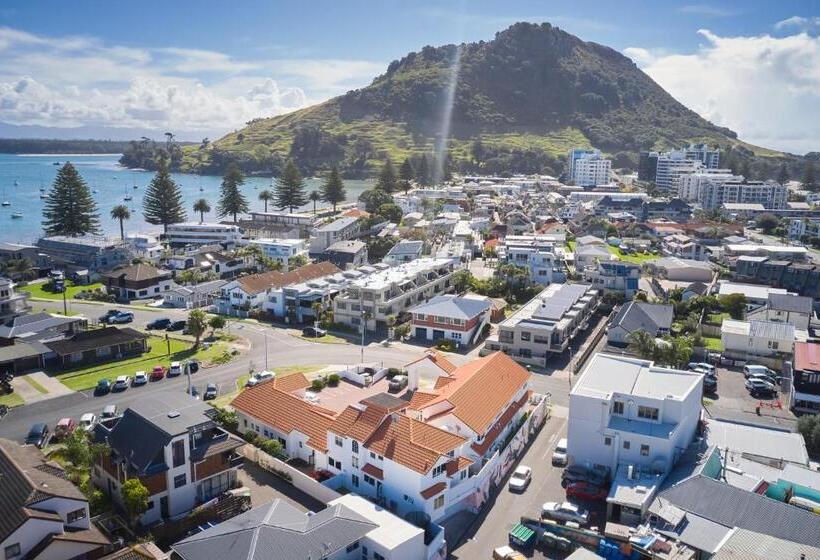 The Mission Belle Motel