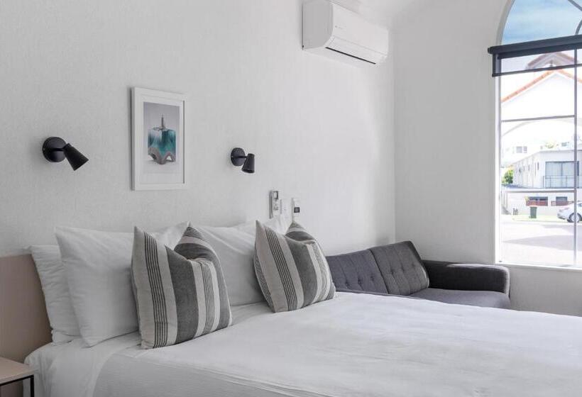 The Mission Belle Motel