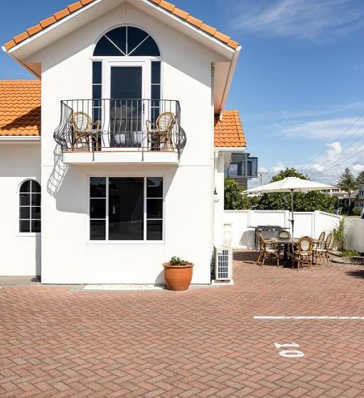 The Mission Belle Motel