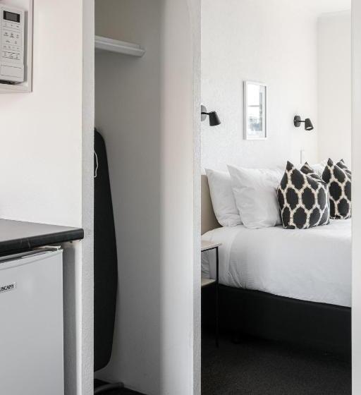 The Mission Belle Motel