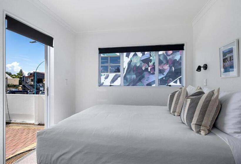 The Mission Belle Motel