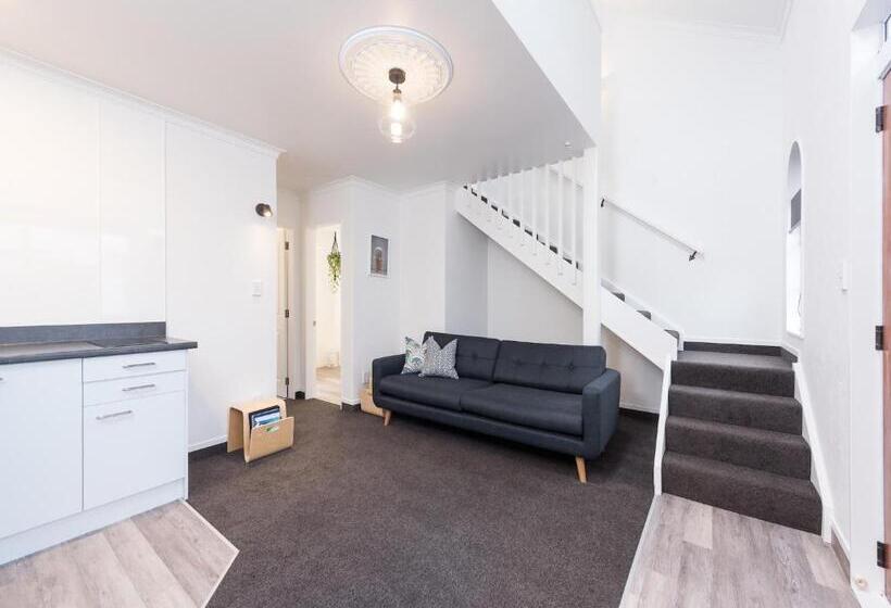 The Mission Belle Motel