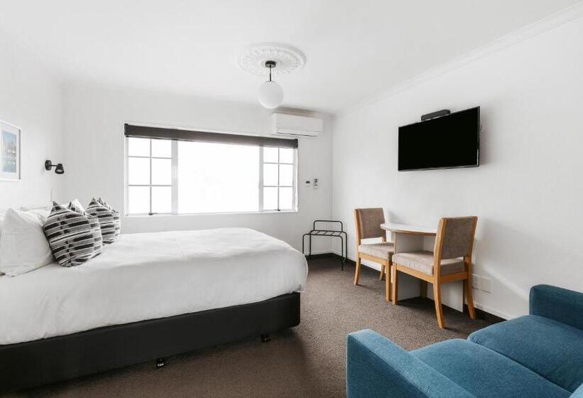 The Mission Belle Motel