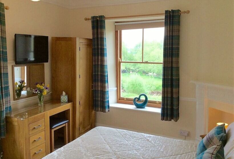 צימר Aberllynfi Riverside Guest House