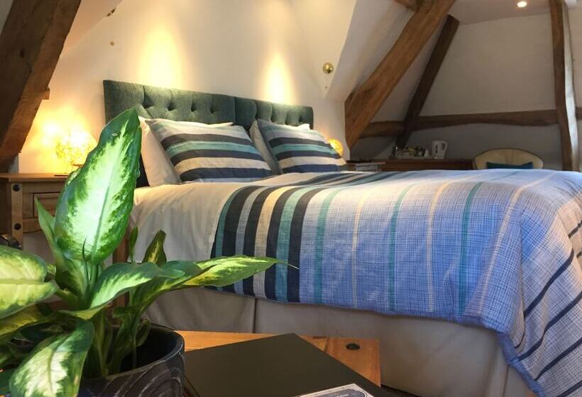 צימר Aberllynfi Riverside Guest House