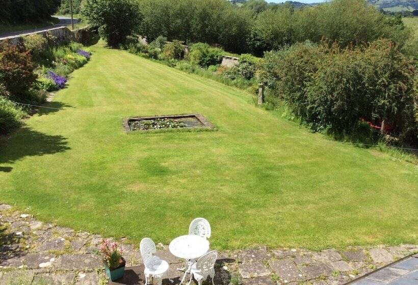 צימר Aberllynfi Riverside Guest House