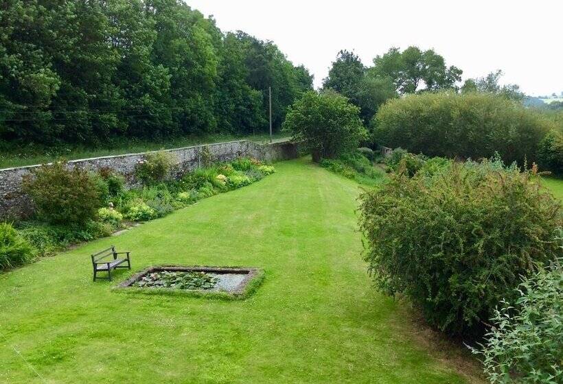 צימר Aberllynfi Riverside Guest House