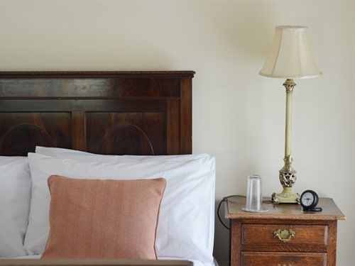 تختخواب و صبحانه Fern Bank