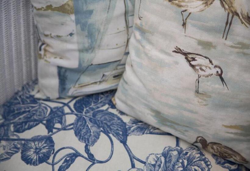 住宿加早餐  Holly Tree House