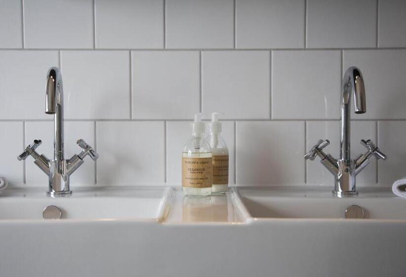 住宿加早餐  Holly Tree House