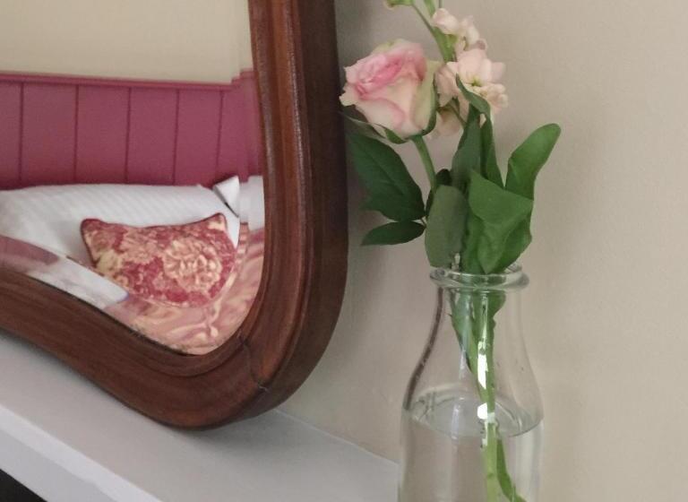 住宿加早餐  Holly Tree House