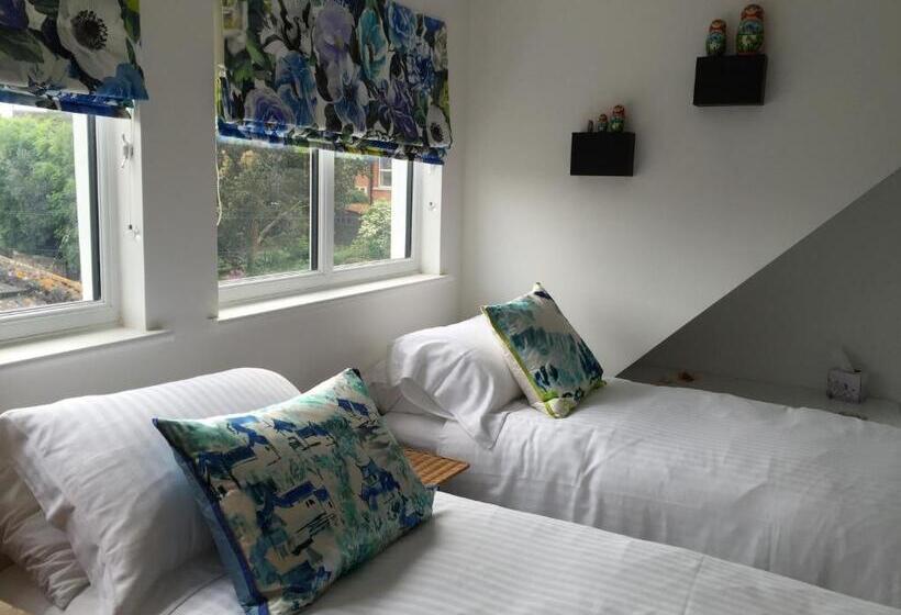 住宿加早餐  Holly Tree House