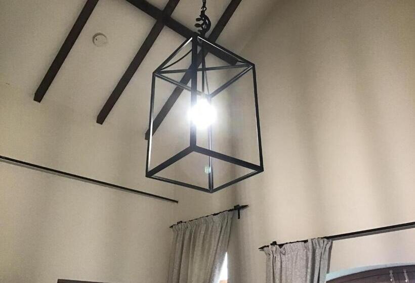 민박 Old Chapel Forge