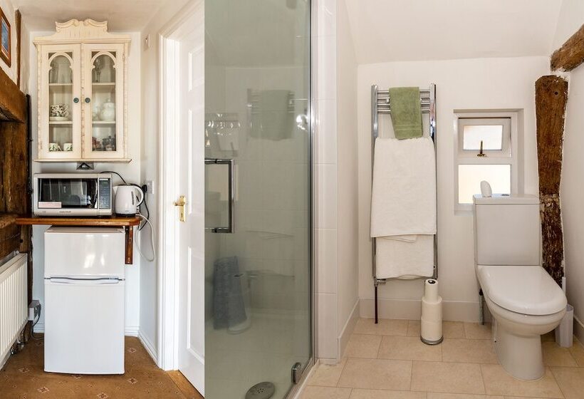 مبيت وإفطار The Abbey Hotel & Apartments