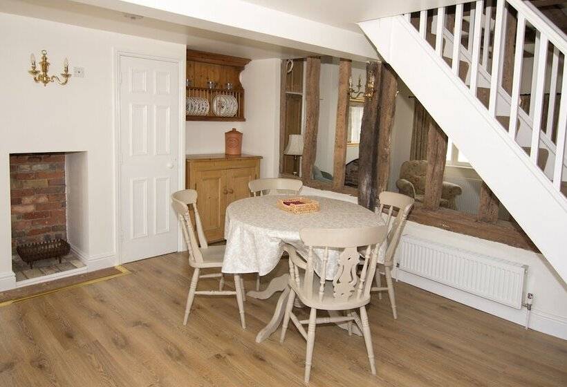 مبيت وإفطار The Abbey Hotel & Apartments