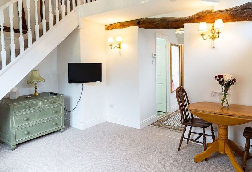 צימר The Abbey Hotel & Apartments