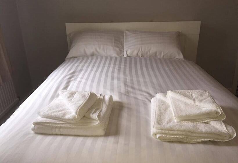 צימר The Volunteer