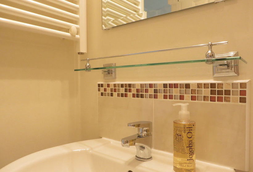 مبيت وإفطار Wooden Cabbage House