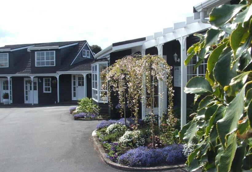Cottage Mews Motel