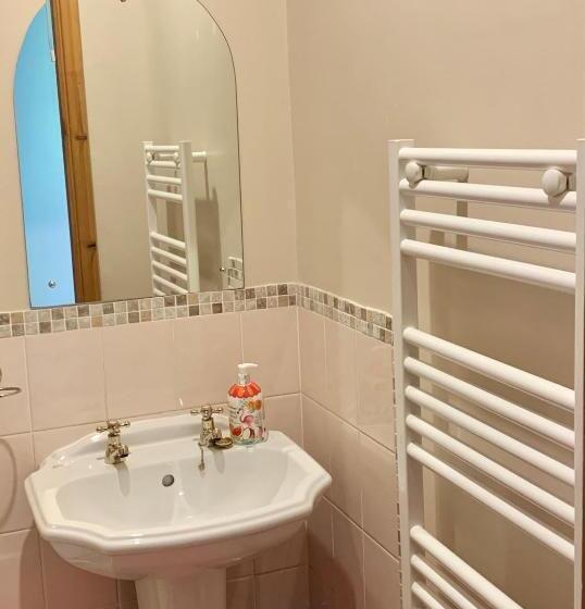 Ellen House Bed And Breakfast