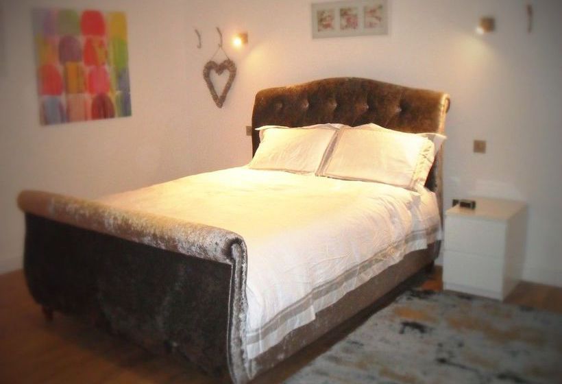 Fifty One And A Half Boutique B&b