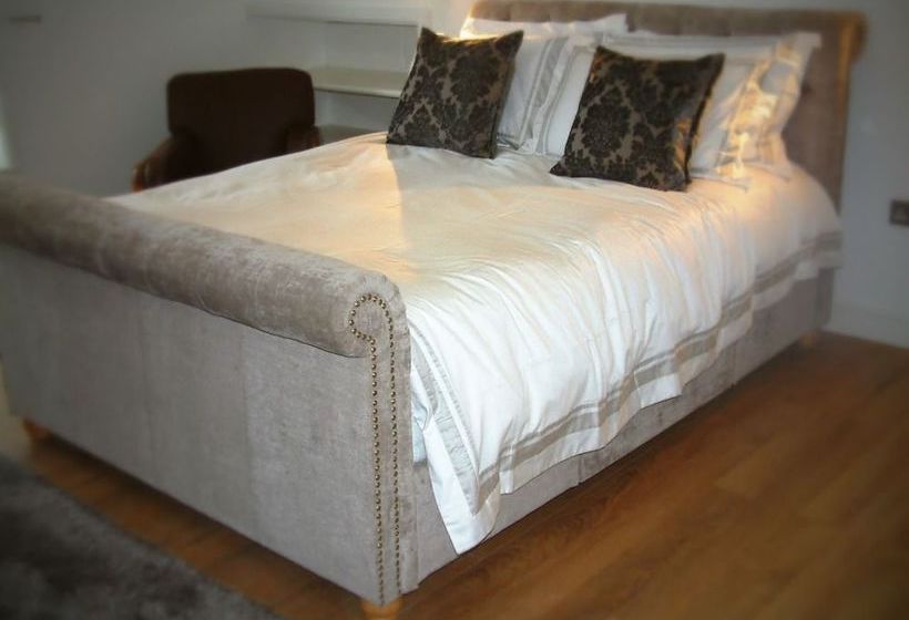 Fifty One And A Half Boutique B&b