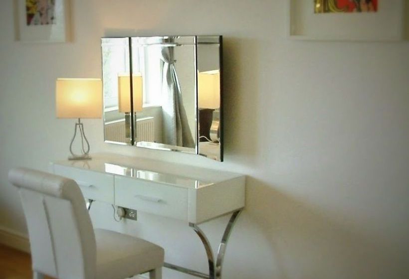 Fifty One And A Half Boutique B&b