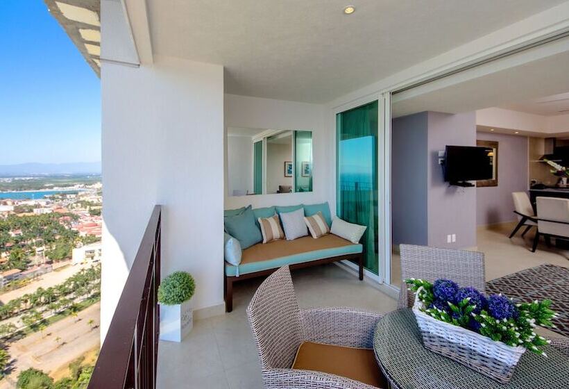 Grand Venetian Condominium