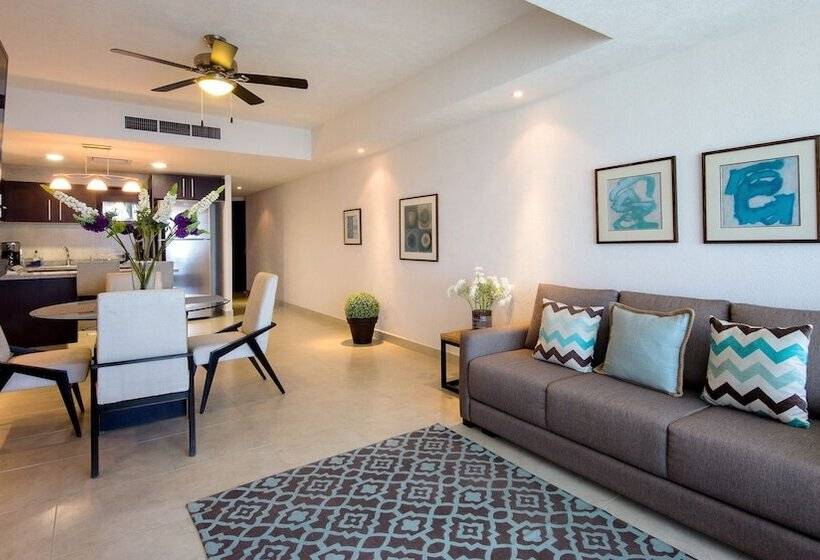 Grand Venetian Condominium