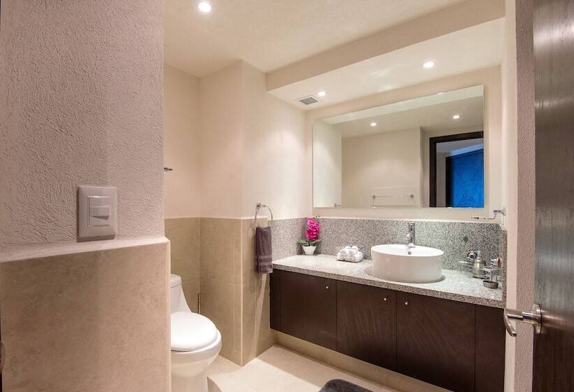 Grand Venetian Condominium