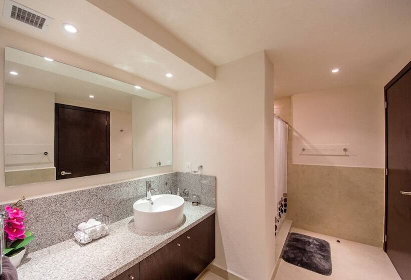 Grand Venetian Condominium