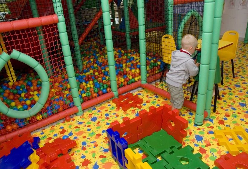 Holiday World Resort