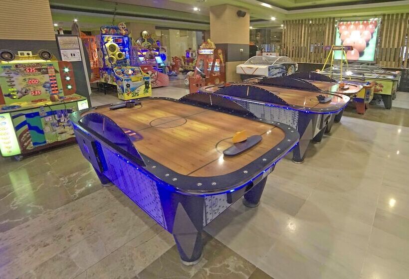 Holiday World Resort