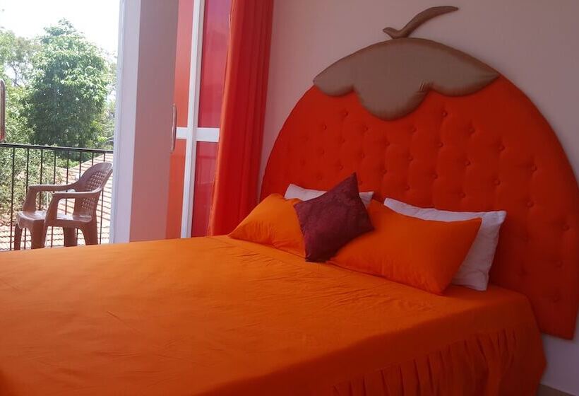 مسافرخانه Thambili Island @ Stubbs