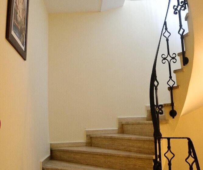 هتل Alp Guesthouse