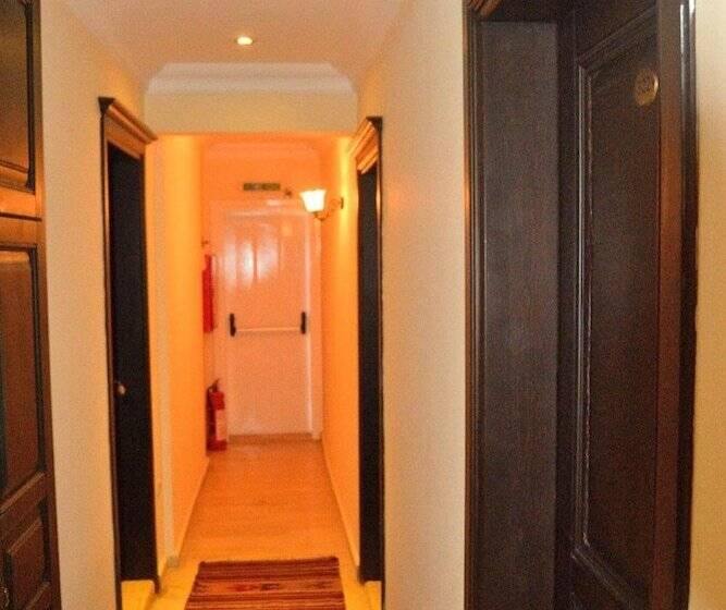 هتل Alp Guesthouse