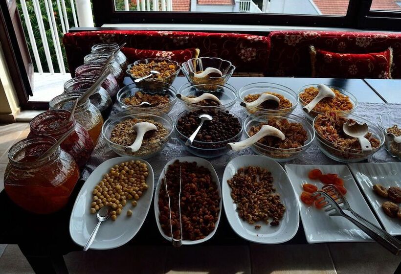 هتل Alp Guesthouse