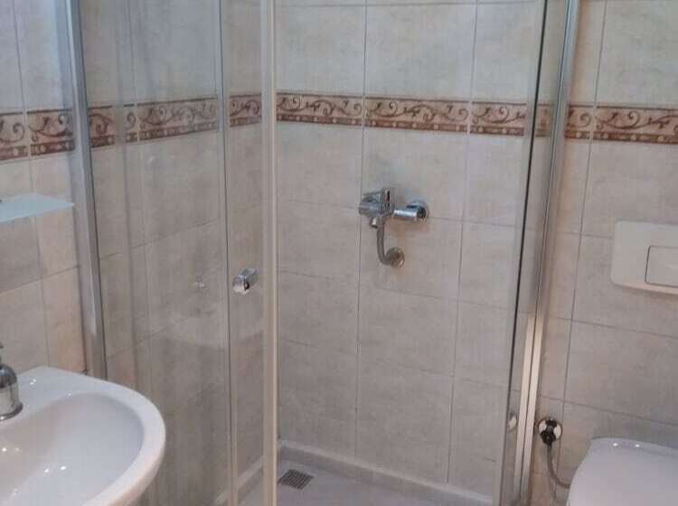 هتل Alp Guesthouse