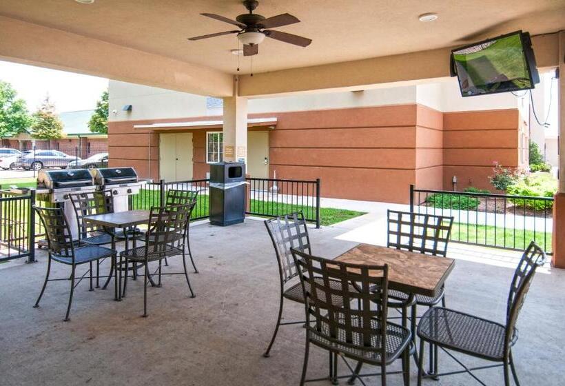 Отель Candlewood Suites   Baton Rouge   College Drive, An Ihg