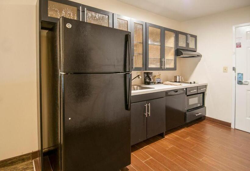 Отель Candlewood Suites   Baton Rouge   College Drive, An Ihg