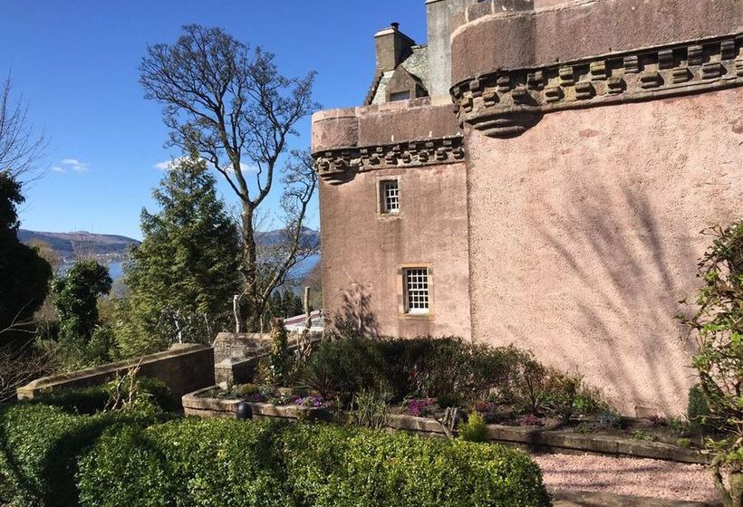 בית מלון כפרי Castle Levan B&b