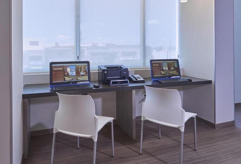 فندق City Express Junior By Marriott San Luis Potosi Carranza