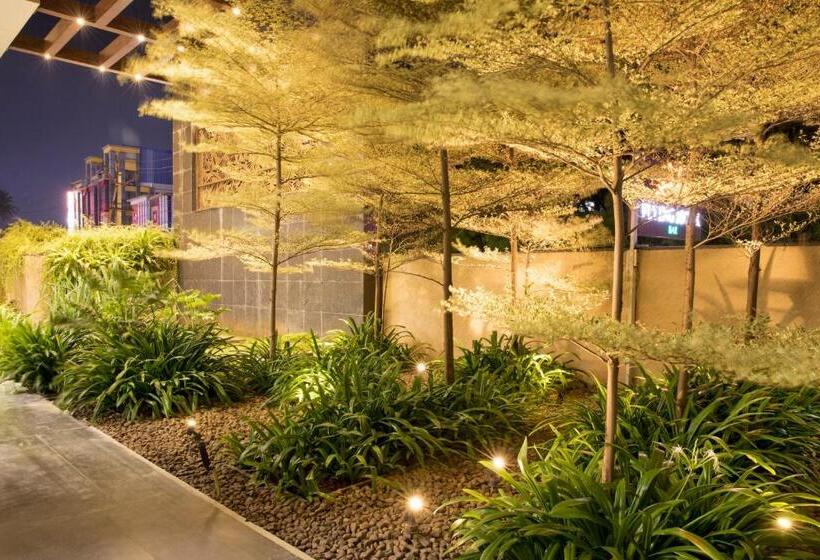 Отель Cj Pallazzio,salem