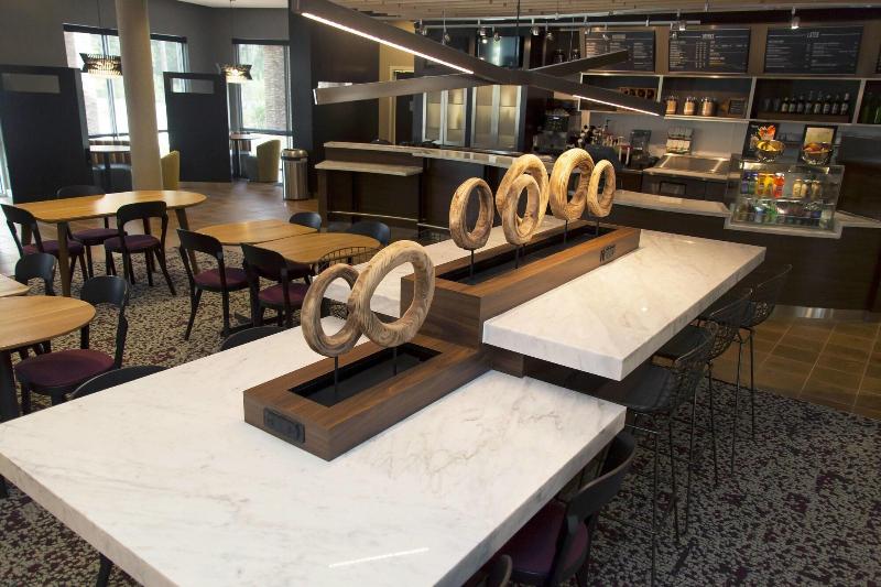 ホテル Courtyard By Marriott Houston City Place