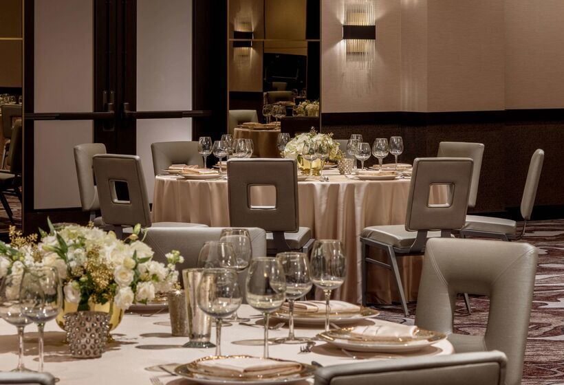 هتل Embassy Suites By Hilton Minneapolis Downtown