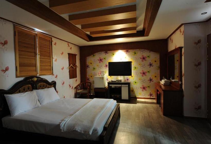 בית מלון כפרי Galleria