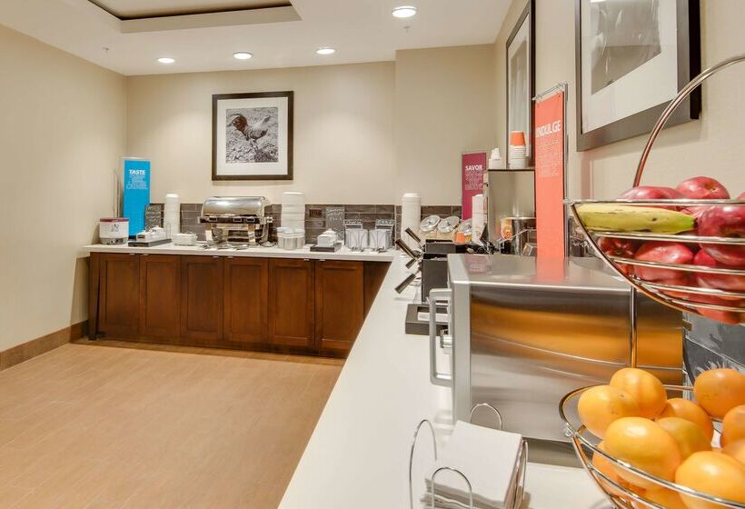 בית מלון כפרי Hampton Inn & Suites Los Angeles   Glendale