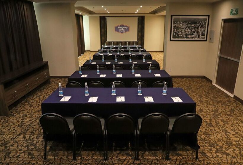 هتل Hampton Inn By Hilton Irapuato