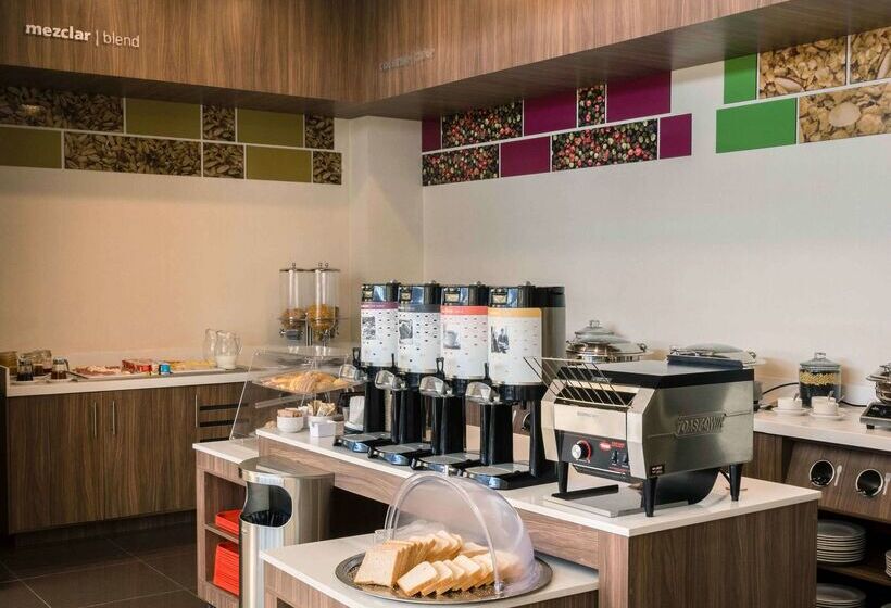 هتل Hampton Inn By Hilton Irapuato