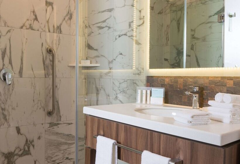 ホテル Hampton Inn By Hilton Irapuato